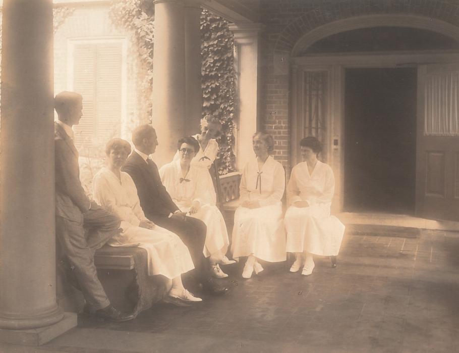1918 Faculty, Photographer Unrecorded, School for Social Work Records, RG 60, Box 1315, Smith College Archives, Northampton, MA.